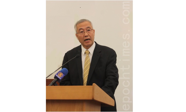 《九评》十周年旧金山研讨会嘉宾之一,追查迫害法轮功国际组织负责人汪志远。(骆亚/大纪元)